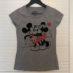Disney Minnie kissing Mickey Tee